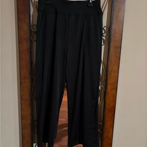 Women’s Black Wide-Leg Leggings